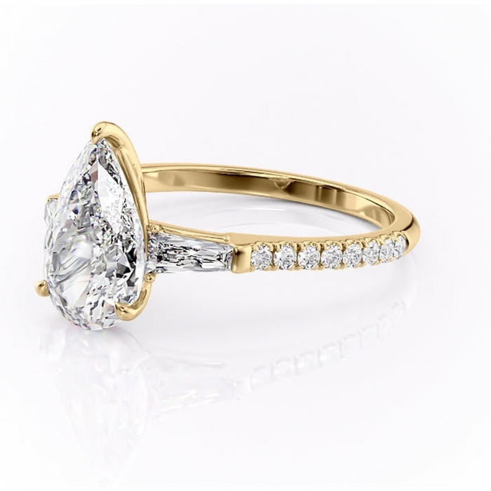 Inel de logodnă Theodora din aur Galben 18kt cu moissanite tăietură pară – Montură cu trei pietre rafinată pentru profil înalt | Personalizează și configurează gratuit online [7]