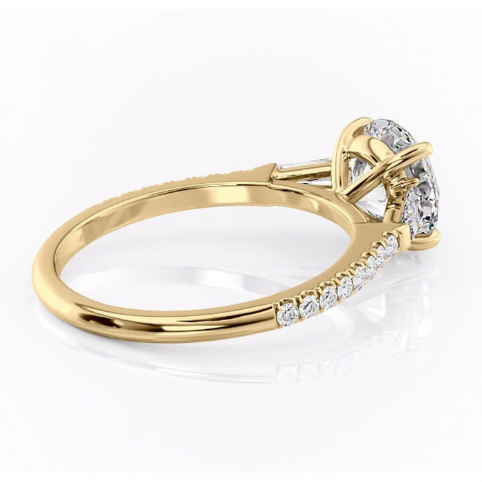 Inel de logodnă Theodora din aur Galben 14kt cu moissanite tăietură rotundă – Montură cu trei pietre rafinată pentru profil înalt | Personalizează și configurează gratuit online [3]
