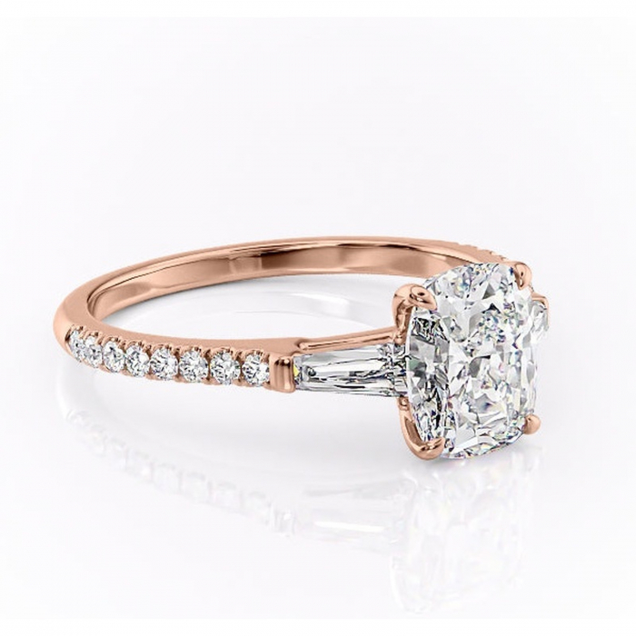 Inel de logodnă Theodora din aur Rose 14kt cu moissanite tăietură asscher – Montură cu trei pietre rafinată pentru profil înalt | Personalizează și configurează gratuit online [1]