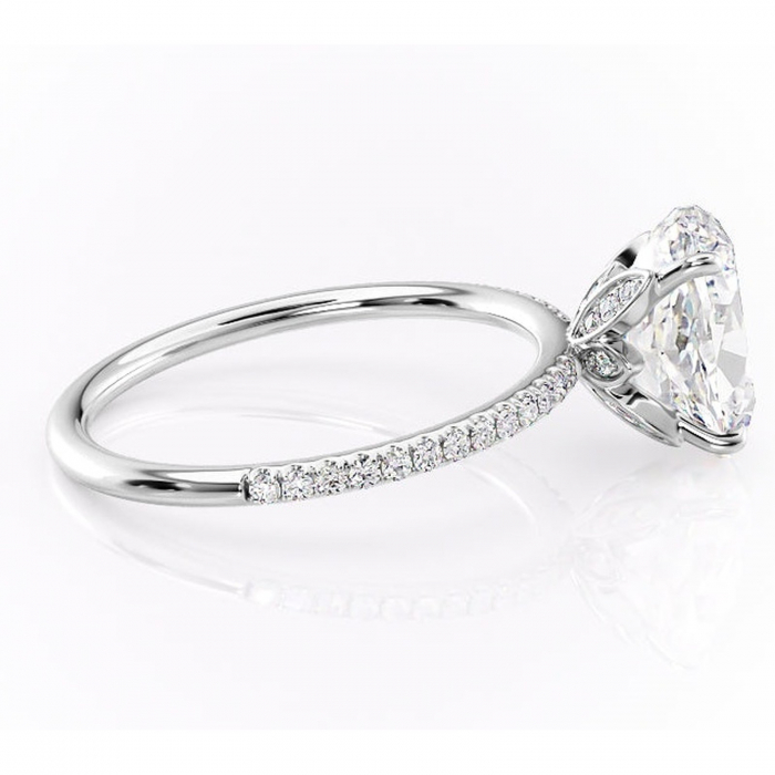 Inel de logodnă Topaz din aur Alb 14kt cu moissanite tăietură ovală – Montură pavé rafinată pentru profil înalt | Personalizează și configurează gratuit online [2]