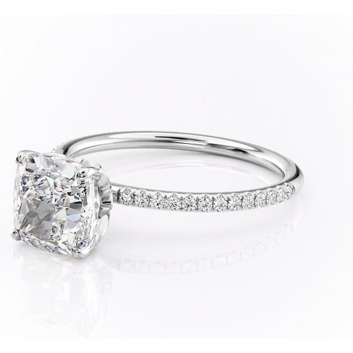 Inel de logodnă Topaz din aur Alb 14kt cu moissanite tăietură pernă – Montură pavé rafinată pentru profil înalt | Personalizează și configurează gratuit online [7]