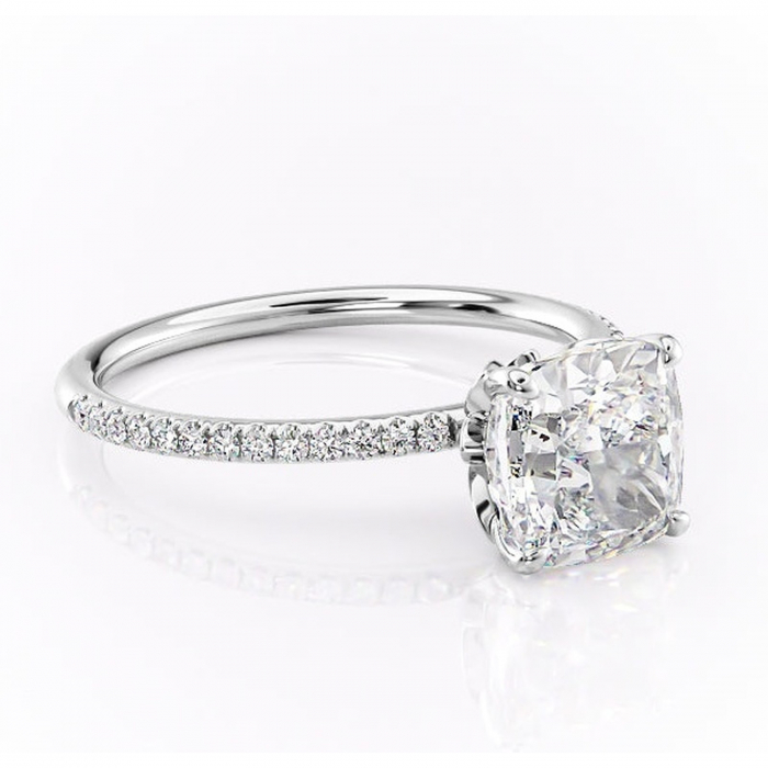 Inel de logodnă Topaz din aur Alb 14kt cu moissanite tăietură pernă – Montură pavé rafinată pentru profil înalt | Personalizează și configurează gratuit online [1]