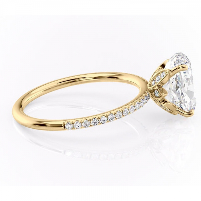 Inel de logodnă Topaz din aur Galben 14kt cu moissanite tăietură ovală – Montură pavé rafinată pentru profil înalt | Personalizează și configurează gratuit online [2]