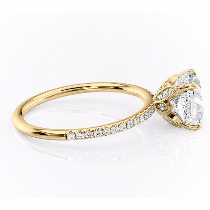 Inel de logodnă Topaz din aur Galben 18kt cu moissanite tăietură pernă – Montură pavé rafinată pentru profil înalt | Personalizează și configurează gratuit online [2]