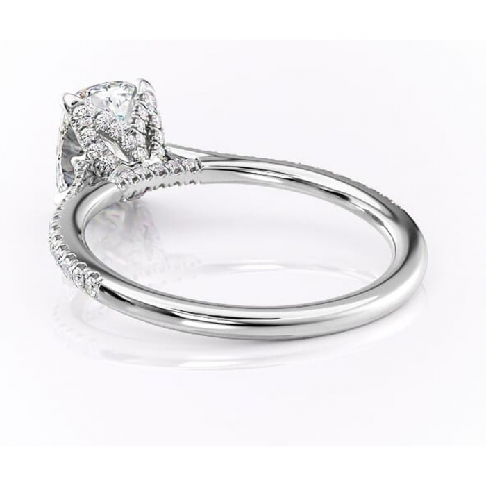 Inel de logodnă Tove din aur Alb 14kt cu moissanite tăietură pernă – Montură pavé rafinată pentru profil înalt | Personalizează și configurează gratuit online [4]