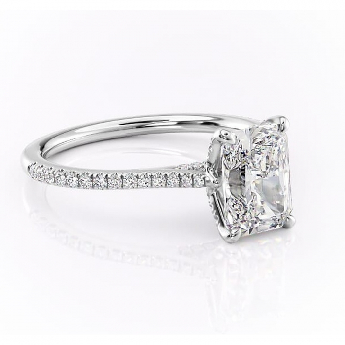 Inel de logodnă Tove din aur Alb 14kt cu moissanite tăietură radiantă – Montură pavé rafinată pentru profil înalt | Personalizează și configurează gratuit online [1]