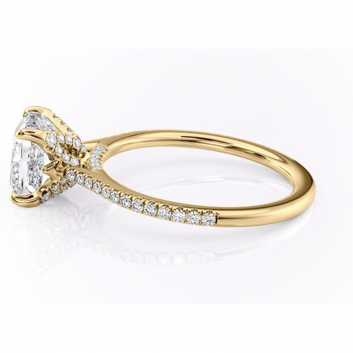 Inel de logodnă Tove din aur Galben 18kt cu moissanite tăietură pernă – Montură pavé rafinată pentru profil înalt | Personalizează și configurează gratuit online [6]