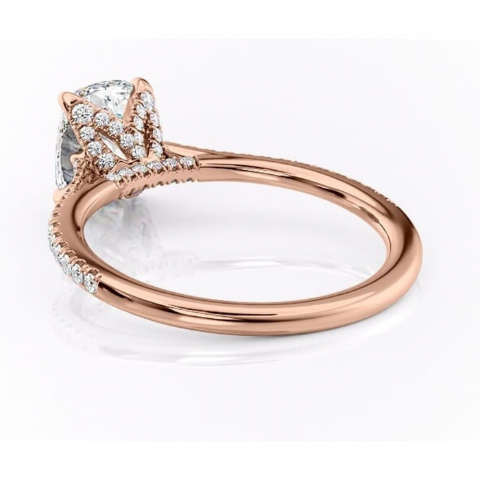 Inel de logodnă Tove din aur Rose 14kt cu moissanite tăietură pernă – Montură pavé rafinată pentru profil înalt | Personalizează și configurează gratuit online [4]