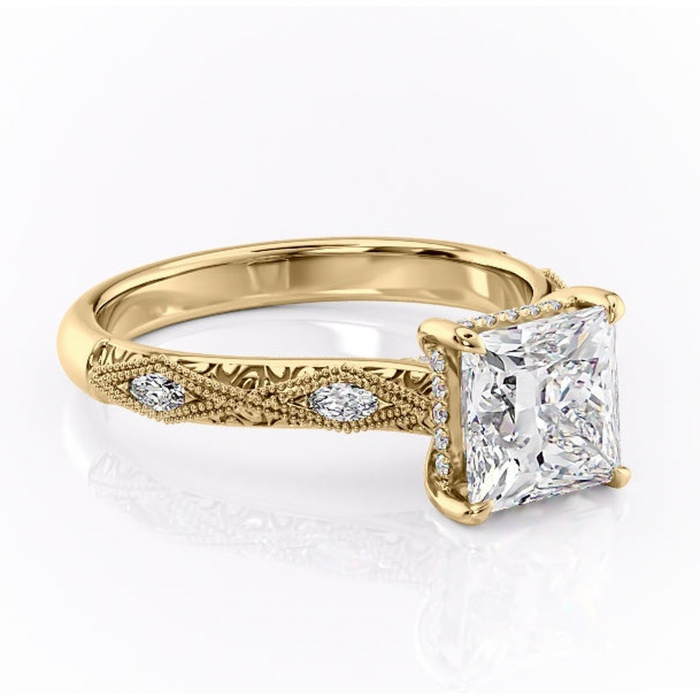 Inel de logodnă Vespera din aur Galben 14kt cu moissanite tăietură princess – Pietre laterale rafinată pentru profil înalt | Personalizează și configurează gratuit online [1]