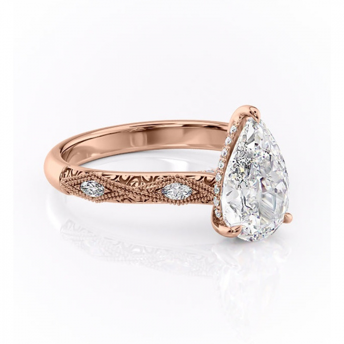 Inel de logodnă Vespera din aur Rose 18kt cu moissanite tăietură pară – Pietre laterale rafinată pentru profil înalt | Personalizează și configurează gratuit online [1]