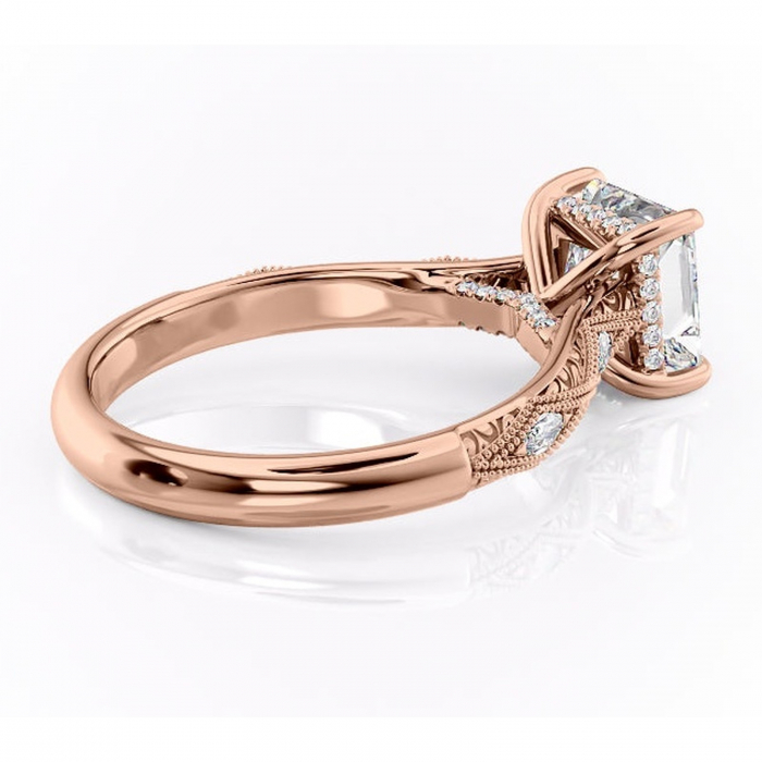 Inel de logodnă Vespera din aur Rose 18kt cu moissanite tăietură princess – Pietre laterale rafinată pentru profil înalt | Personalizează și configurează gratuit online [3]