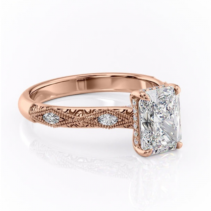 Inel de logodnă Vespera din aur Rose 14kt cu moissanite tăietură radiantă – Pietre laterale rafinată pentru profil înalt | Personalizează și configurează gratuit online [1]