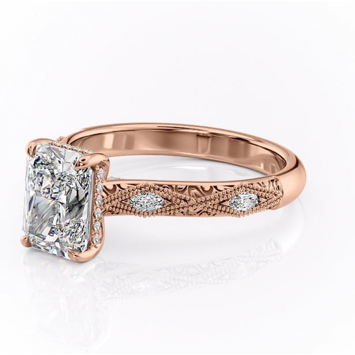 Inel de logodnă Vespera din aur Rose 14kt cu moissanite tăietură radiantă – Pietre laterale rafinată pentru profil înalt | Personalizează și configurează gratuit online [7]