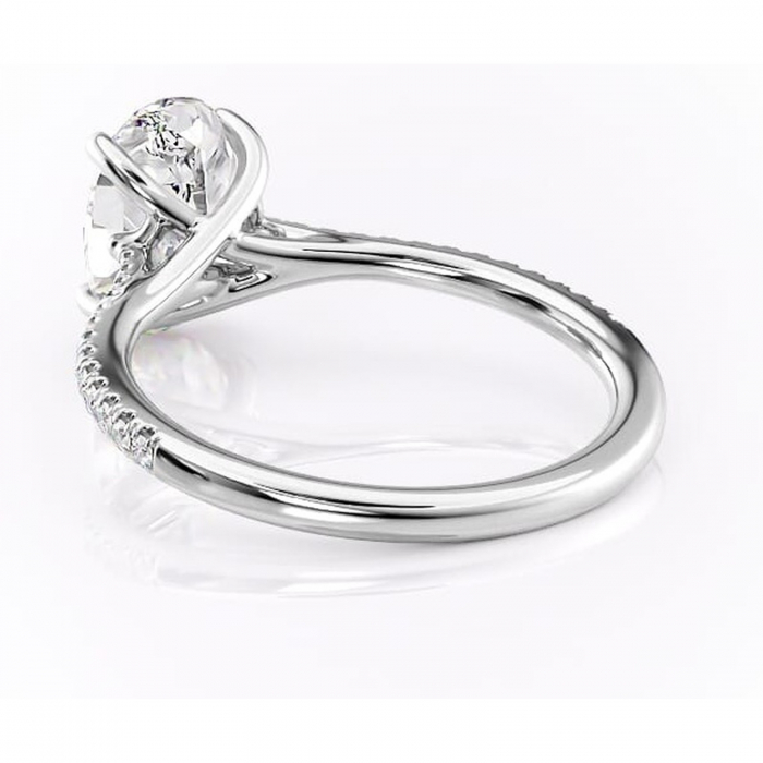 Inel de logodnă Victoria din aur Alb 14kt cu moissanite tăietură ovală – Montură pavé rafinată pentru profil mediu | Personalizează și configurează gratuit online [4]