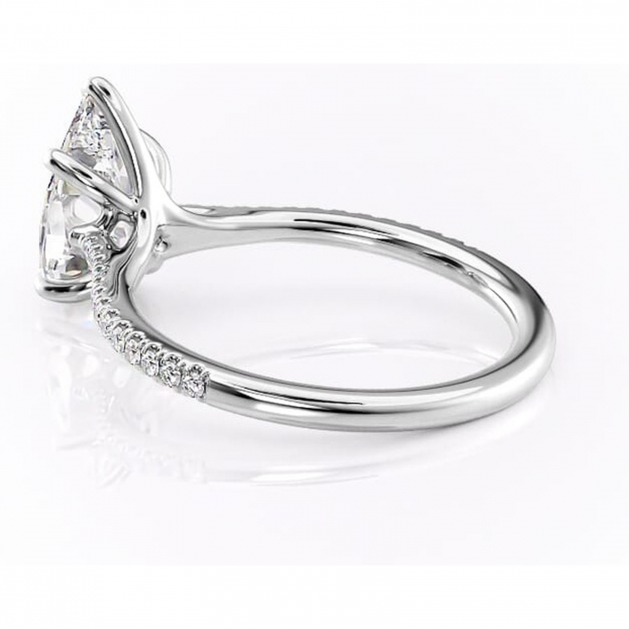 Inel de logodnă Victoria din aur Alb 14kt cu moissanite tăietură pară – Montură pavé rafinată pentru profil mediu | Personalizează și configurează gratuit online [5]