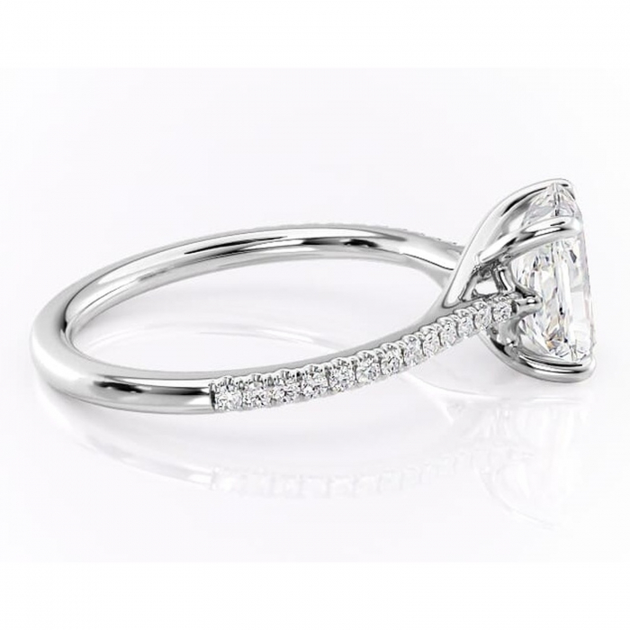 Inel de logodnă Victoria din aur Alb 14kt cu moissanite tăietură radiantă – Montură pavé rafinată pentru profil mediu | Personalizează și configurează gratuit online [2]