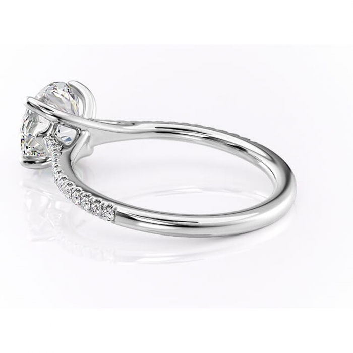 Inel de logodnă Victoria din aur Alb 14kt cu moissanite tăietură rotundă – Montură pavé rafinată pentru profil mediu | Personalizează și configurează gratuit online [5]