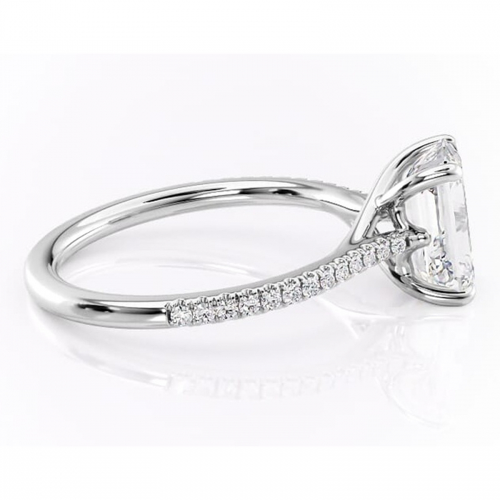 Inel de logodnă Victoria din aur Alb 14kt cu moissanite tăietură smarald – Montură pavé rafinată pentru profil mediu | Personalizează și configurează gratuit online [2]