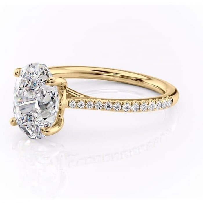 Inel de logodnă Victoria din aur Galben 14kt cu moissanite tăietură ovală – Montură pavé rafinată pentru profil mediu | Personalizează și configurează gratuit online [7]