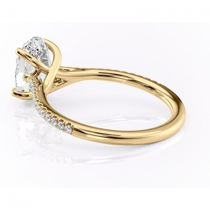 Inel de logodnă Victoria din aur Galben 14kt cu moissanite tăietură ovală – Montură pavé rafinată pentru profil mediu | Personalizează și configurează gratuit online [5]