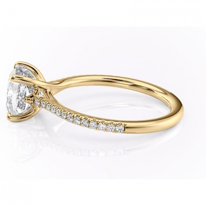 Inel de logodnă Victoria din aur Galben 14kt cu moissanite tăietură pernă – Montură pavé rafinată pentru profil mediu | Personalizează și configurează gratuit online [6]