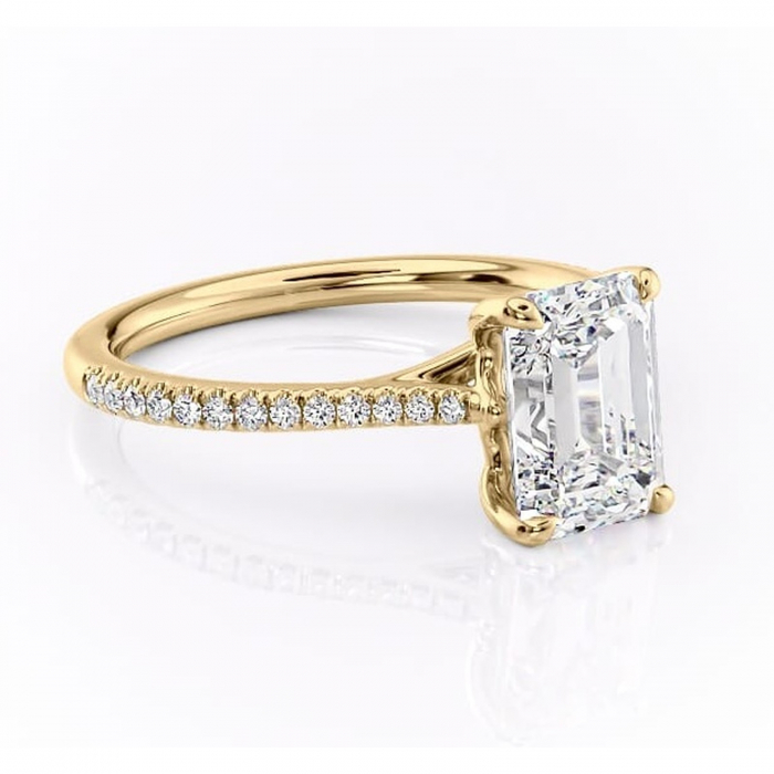 Inel de logodnă Victoria din aur Galben 14kt cu moissanite tăietură smarald – Montură pavé rafinată pentru profil mediu | Personalizează și configurează gratuit online [1]