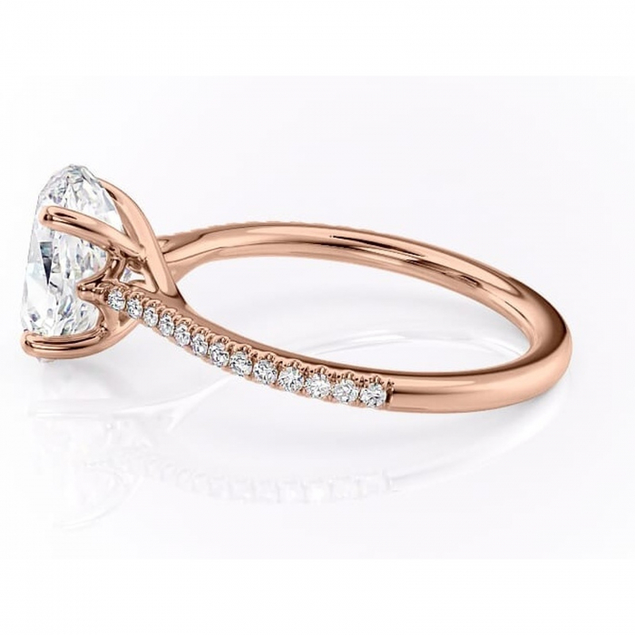 Inel de logodnă Victoria din aur Rose 14kt cu moissanite tăietură ovală – Montură pavé rafinată pentru profil mediu | Personalizează și configurează gratuit online [6]