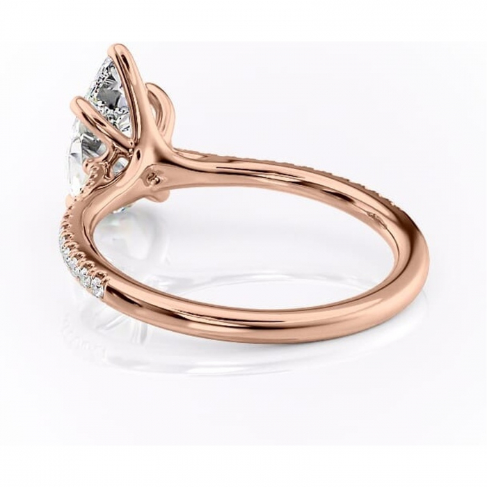 Inel de logodnă Victoria din aur Rose 18kt cu moissanite tăietură pară – Montură pavé rafinată pentru profil mediu | Personalizează și configurează gratuit online [4]