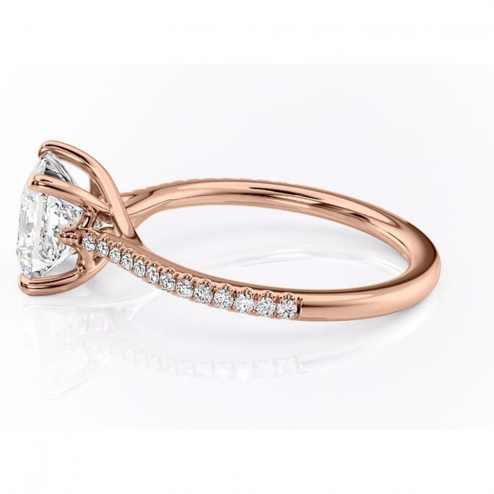 Inel de logodnă Victoria din aur Rose 18kt cu moissanite tăietură princess – Montură pavé rafinată pentru profil mediu | Personalizează și configurează gratuit online [6]