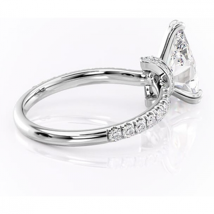 Inel de logodnă Vivienne din aur Alb 14kt cu moissanite tăietură pară – Montură pavé rafinată pentru profil înalt | Personalizează și configurează gratuit online [3]