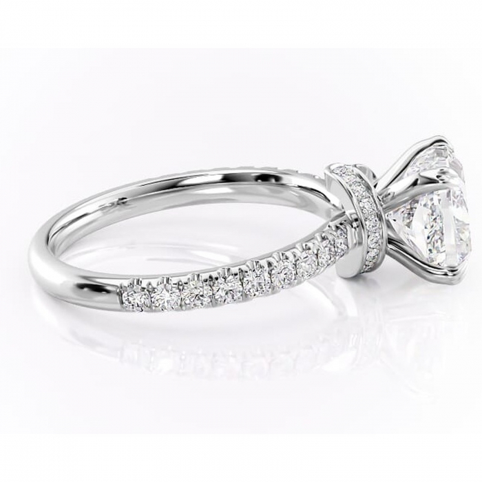 Inel de logodnă Vivienne din aur Alb 14kt cu moissanite tăietură pernă – Montură pavé rafinată pentru profil înalt | Personalizează și configurează gratuit online [2]