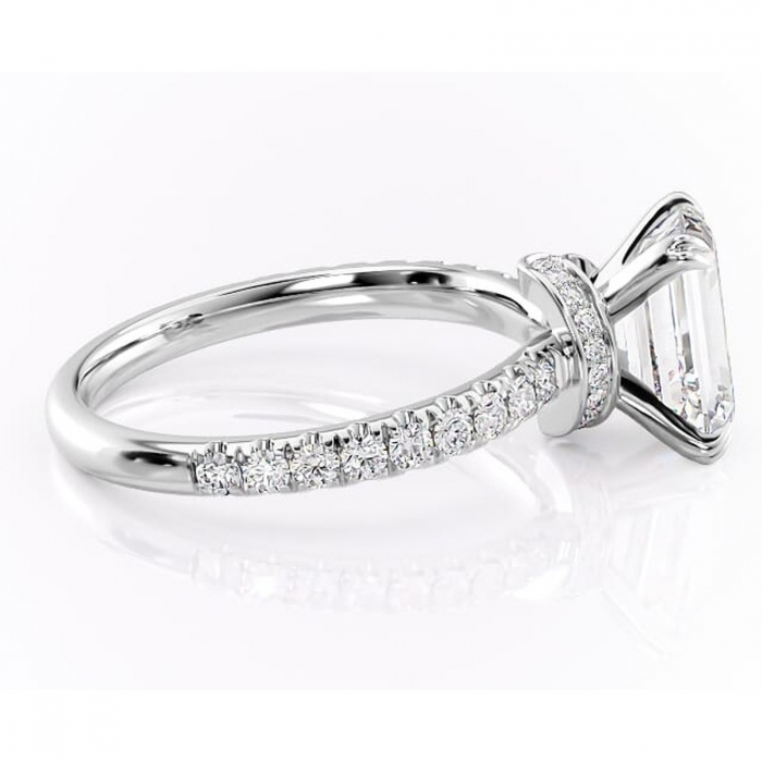 Inel de logodnă Vivienne din aur Alb 14kt cu moissanite tăietură smarald – Montură pavé rafinată pentru profil înalt | Personalizează și configurează gratuit online [2]