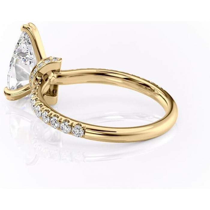 Inel de logodnă Vivienne din aur Galben 18kt cu moissanite tăietură pară – Montură pavé rafinată pentru profil înalt | Personalizează și configurează gratuit online [5]