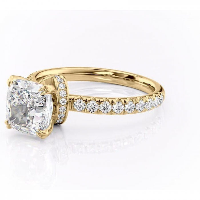 Inel de logodnă Vivienne din aur Galben 14kt cu moissanite tăietură pernă – Montură pavé rafinată pentru profil înalt | Personalizează și configurează gratuit online [7]
