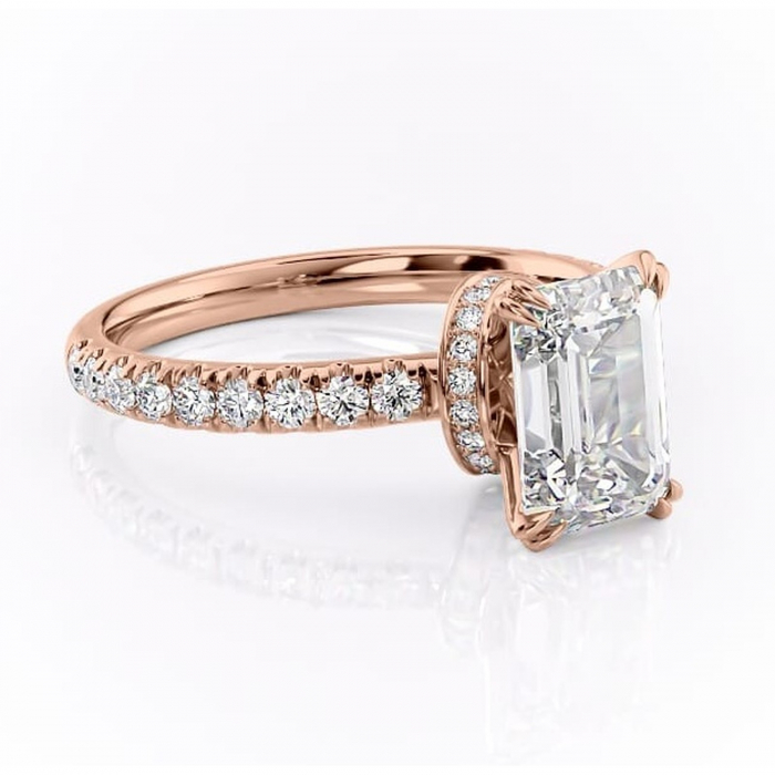 Inel de logodnă Vivienne din aur Rose 14kt cu moissanite tăietură smarald – Montură pavé rafinată pentru profil înalt | Personalizează și configurează gratuit online [1]