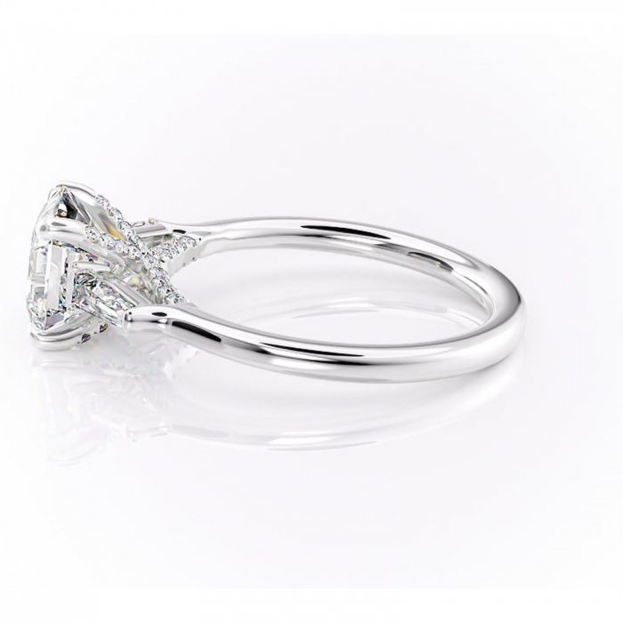 Inel de logodnă Ysella din aur Alb 14kt cu moissanite tăietură asscher – Montură cu trei pietre rafinată pentru profil înalt | Personalizează și configurează gratuit online [6]