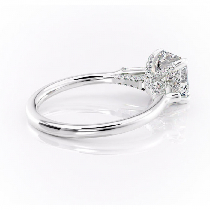 Inel de logodnă Ysella din aur Alb 14kt cu moissanite tăietură asscher – Montură cu trei pietre rafinată pentru profil înalt | Personalizează și configurează gratuit online [3]