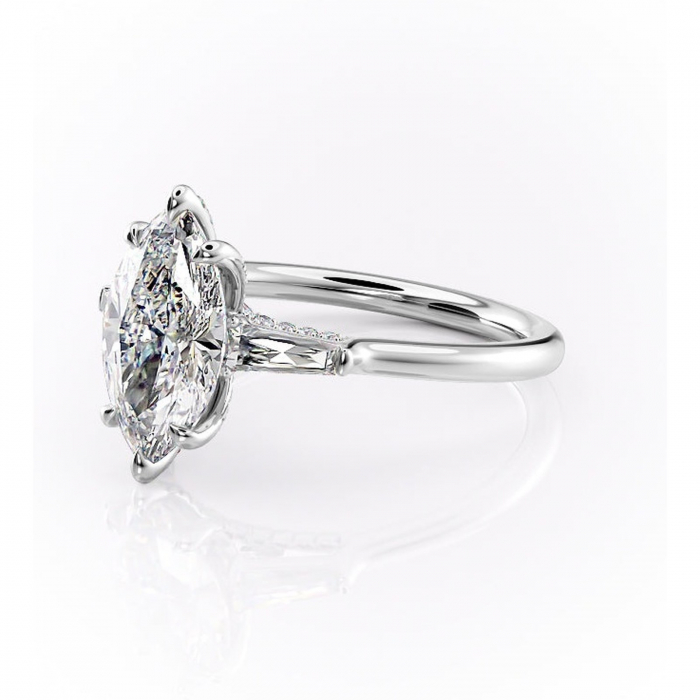 Inel de logodnă Ysella din aur Alb 14kt cu moissanite tăietură marquise – Montură cu trei pietre rafinată pentru profil înalt | Personalizează și configurează gratuit online [7]