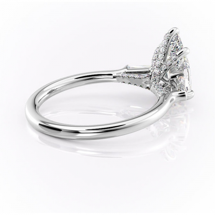 Inel de logodnă Ysella din aur Alb 14kt cu moissanite tăietură pară – Montură cu trei pietre rafinată pentru profil înalt | Personalizează și configurează gratuit online [3]