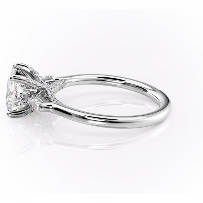 Inel de logodnă Ysella din aur Alb 14kt cu moissanite tăietură princess – Montură cu trei pietre rafinată pentru profil înalt | Personalizează și configurează gratuit online [6]