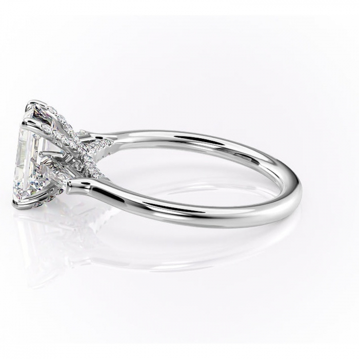 Inel de logodnă Ysella din aur Alb 14kt cu moissanite tăietură smarald – Montură cu trei pietre rafinată pentru profil înalt | Personalizează și configurează gratuit online [6]