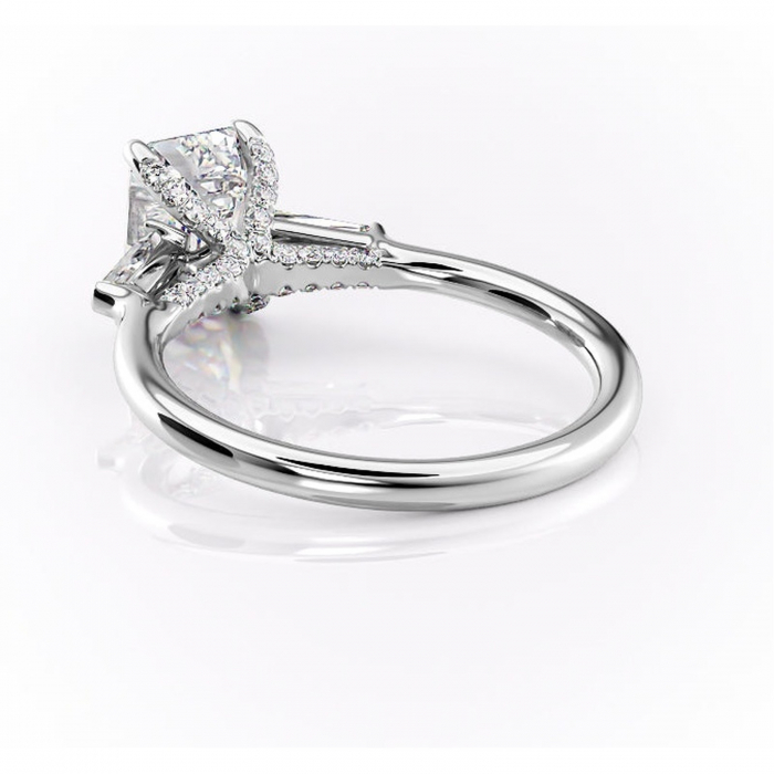 Inel de logodnă Ysella din aur Alb 14kt cu moissanite tăietură smarald – Montură cu trei pietre rafinată pentru profil înalt | Personalizează și configurează gratuit online [4]