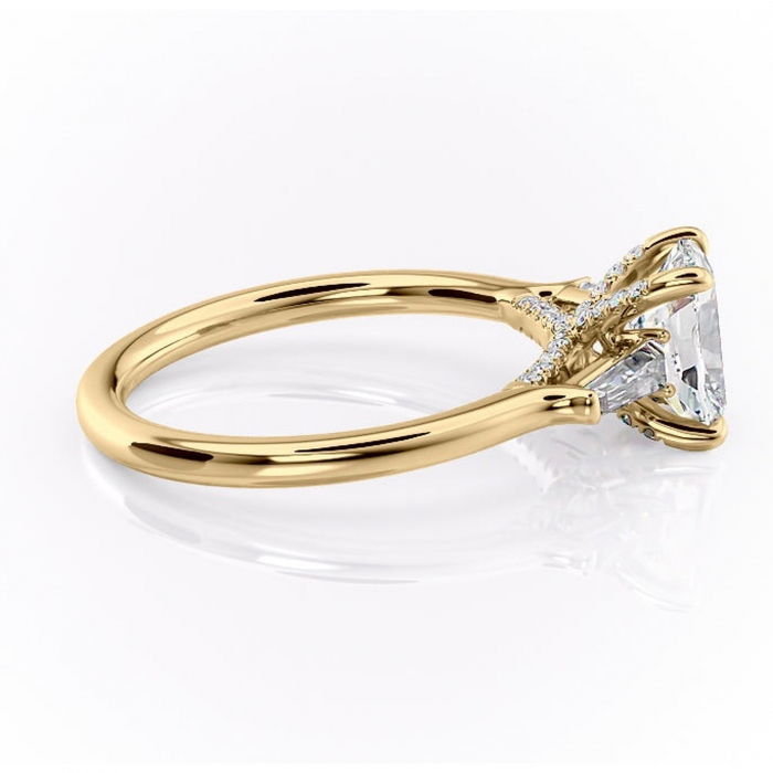 Inel de logodnă Ysella din aur Galben 14kt cu moissanite tăietură asscher – Montură cu trei pietre rafinată pentru profil înalt | Personalizează și configurează gratuit online [2]