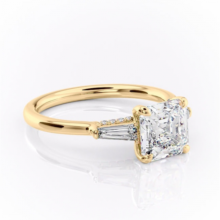 Inel de logodnă Ysella din aur Galben 14kt cu moissanite tăietură asscher – Montură cu trei pietre rafinată pentru profil înalt | Personalizează și configurează gratuit online [1]