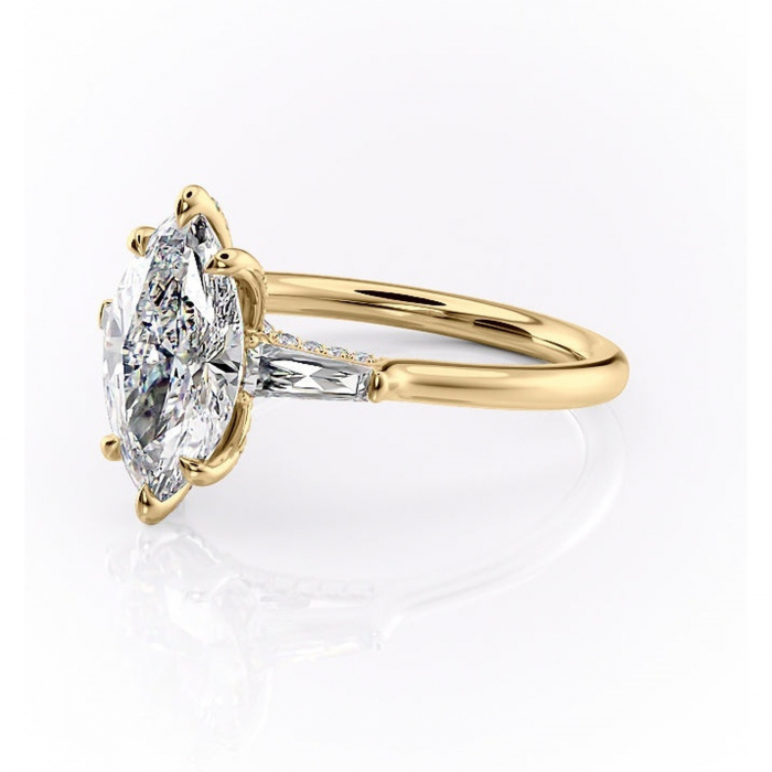 Inel de logodnă Ysella din aur Galben 14kt cu moissanite tăietură marquise – Montură cu trei pietre rafinată pentru profil înalt | Personalizează și configurează gratuit online [7]
