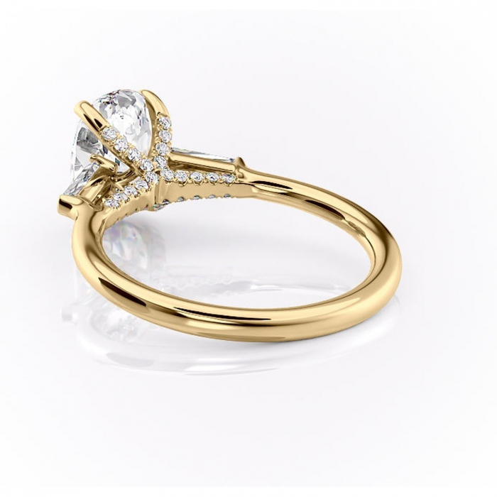 Inel de logodnă Ysella din aur Galben 14kt cu moissanite tăietură ovală – Montură cu trei pietre rafinată pentru profil înalt | Personalizează și configurează gratuit online [4]