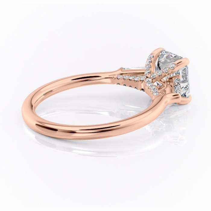 Inel de logodnă Ysella din aur Rose 14kt cu moissanite tăietură asscher – Montură cu trei pietre rafinată pentru profil înalt | Personalizează și configurează gratuit online [3]