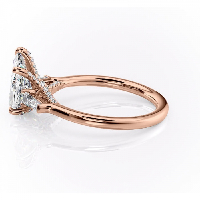 Inel de logodnă Ysella din aur Rose 18kt cu moissanite tăietură pară – Montură cu trei pietre rafinată pentru profil înalt | Personalizează și configurează gratuit online [6]