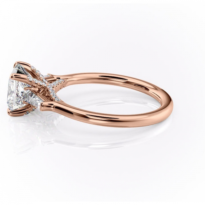 Inel de logodnă Ysella din aur Rose 14kt cu moissanite tăietură princess – Montură cu trei pietre rafinată pentru profil înalt | Personalizează și configurează gratuit online [6]
