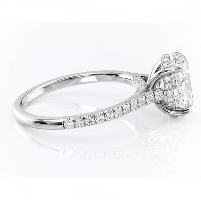 Inel de logodnă Zella din aur Alb 14kt cu moissanite tăietură ovală – Montură pavé rafinată pentru profil înalt | Personalizează și configurează gratuit online [2]